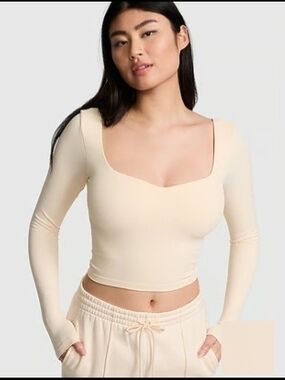 PINK Victoria's Secret Cream Long-Sleeve Square-Neck Crop Top